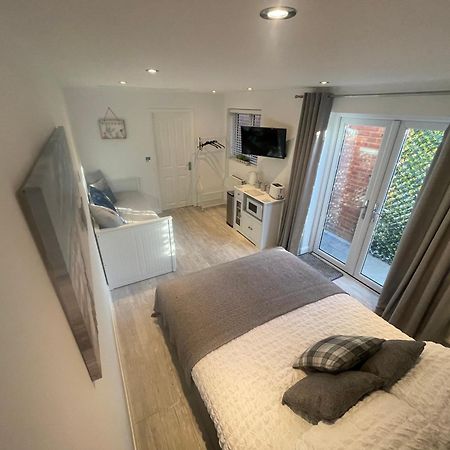 Modern Stylish Studio Flat Near Leigh On Sea. Hadleigh  Buitenkant foto
