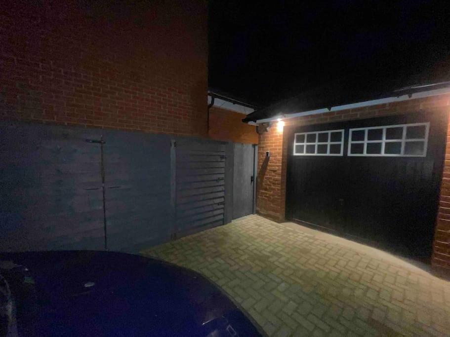 Modern Stylish Studio Flat Near Leigh On Sea. Hadleigh  Buitenkant foto