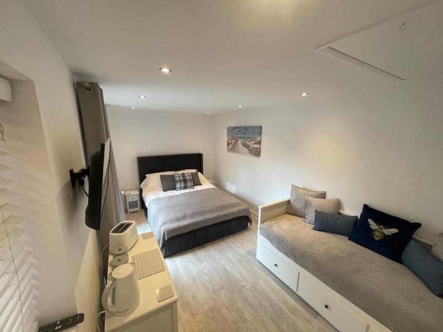 Modern Stylish Studio Flat Near Leigh On Sea. Hadleigh  Buitenkant foto