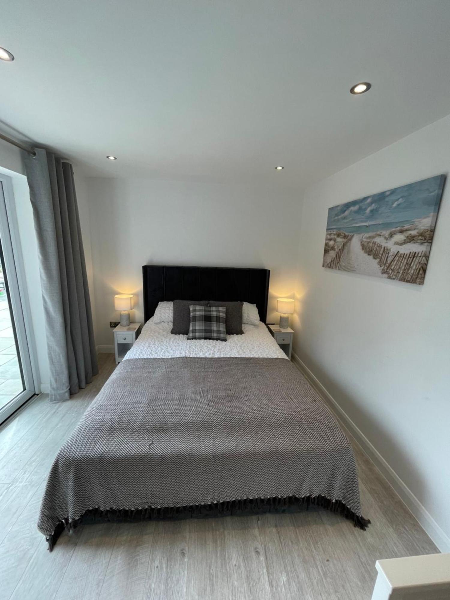 Modern Stylish Studio Flat Near Leigh On Sea. Hadleigh  Buitenkant foto