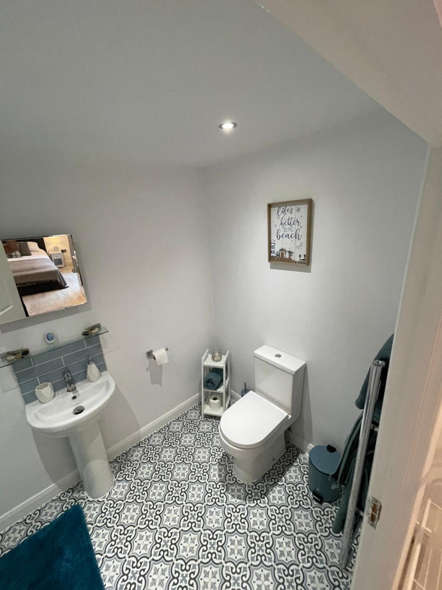 Modern Stylish Studio Flat Near Leigh On Sea. Hadleigh  Buitenkant foto